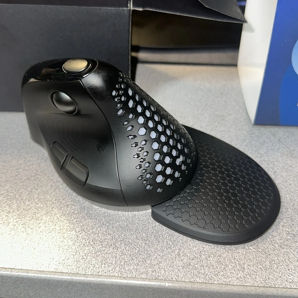 (D2) Ergonomic Vertical Mouse - Black